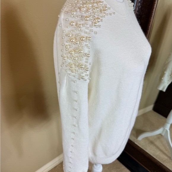 Elegant Pearl-Embellished White Sweater size medium - Picture 3 of 9